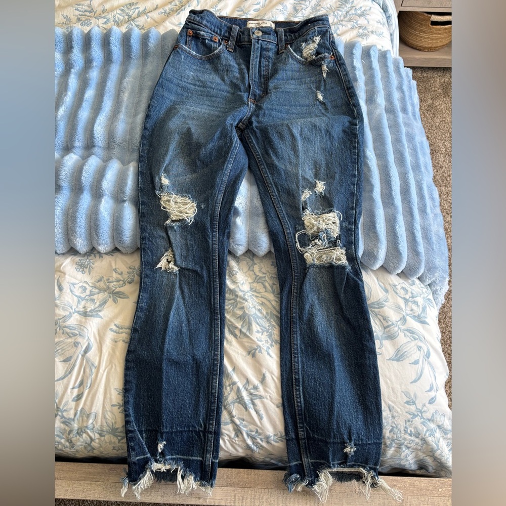 Abercrombie & Fitch Distressed “The Skinny High Rise” Denim  - 00/24